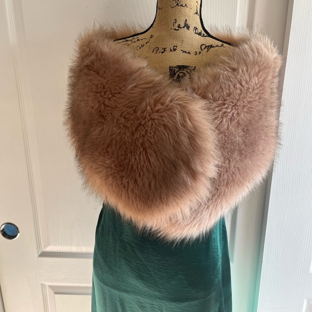Urban Outfitters Green Maxi Dress brand is Motel - Picture 6 of 11